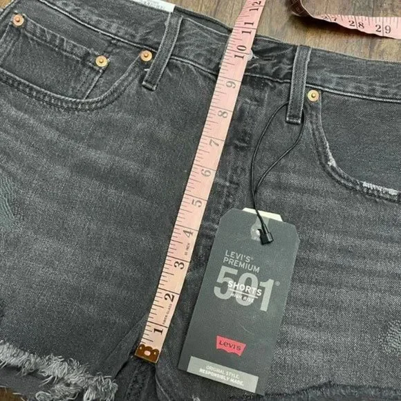 Levi's Premium | 501 Original High Rise Shorts - Picture 11 of 12